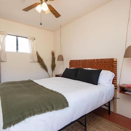 Renovated Lodge - Room 3 With Pool Access Joshua Tree Bagian luar foto