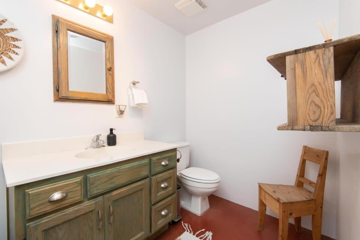 Renovated Lodge - Room 3 With Pool Access Joshua Tree Bagian luar foto