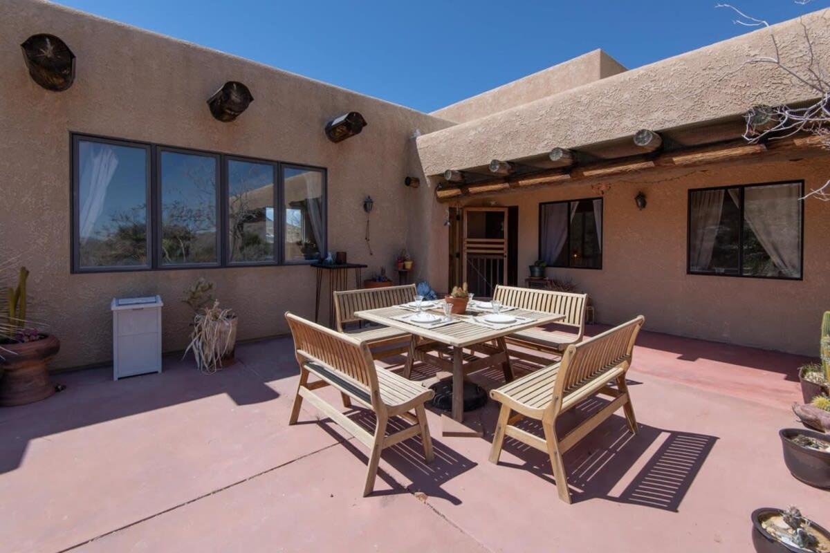 Renovated Lodge - Room 3 With Pool Access Joshua Tree Bagian luar foto