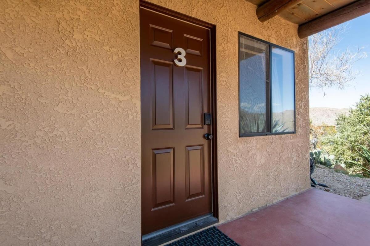 Renovated Lodge - Room 3 With Pool Access Joshua Tree Bagian luar foto