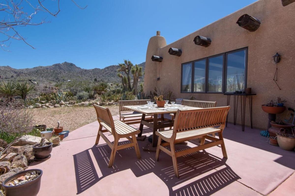 Renovated Lodge - Room 3 With Pool Access Joshua Tree Bagian luar foto