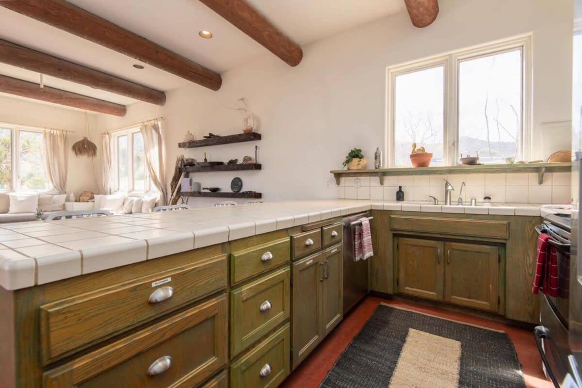 Renovated Lodge - Room 3 With Pool Access Joshua Tree Bagian luar foto