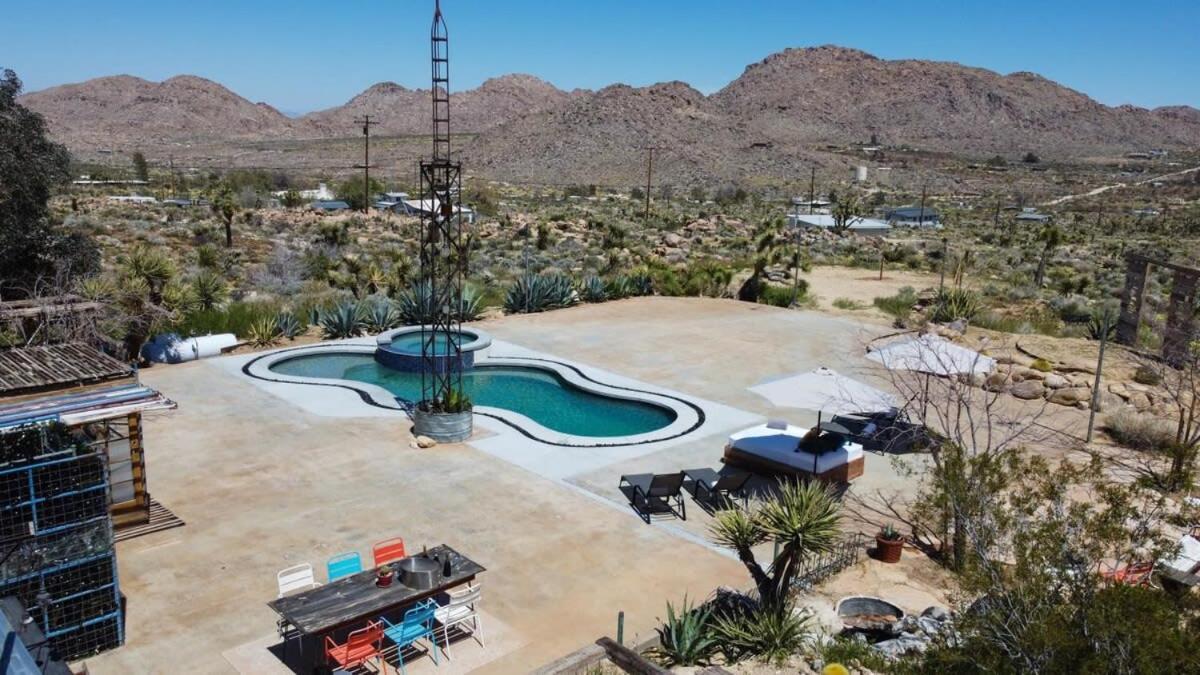 Renovated Lodge - Room 3 With Pool Access Joshua Tree Bagian luar foto