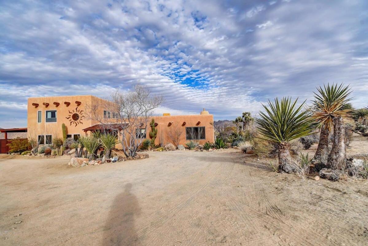 Renovated Lodge - Room 3 With Pool Access Joshua Tree Bagian luar foto