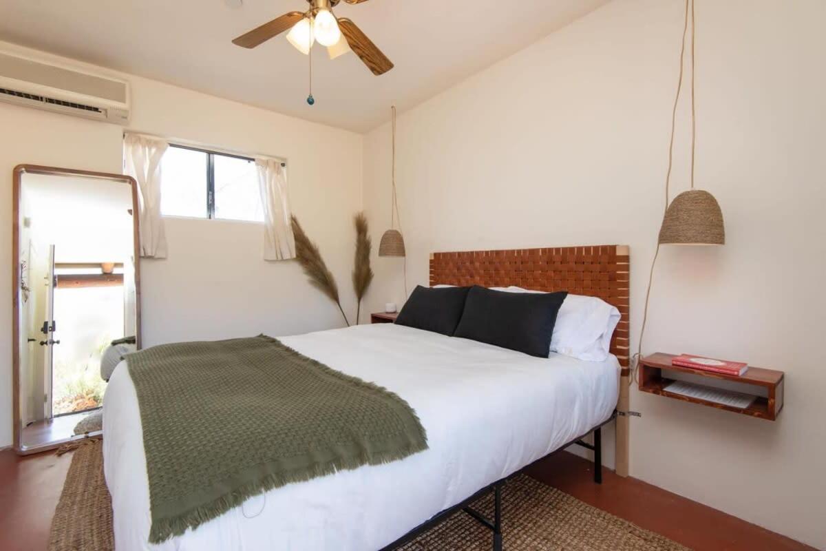 Renovated Lodge - Room 3 With Pool Access Joshua Tree Bagian luar foto